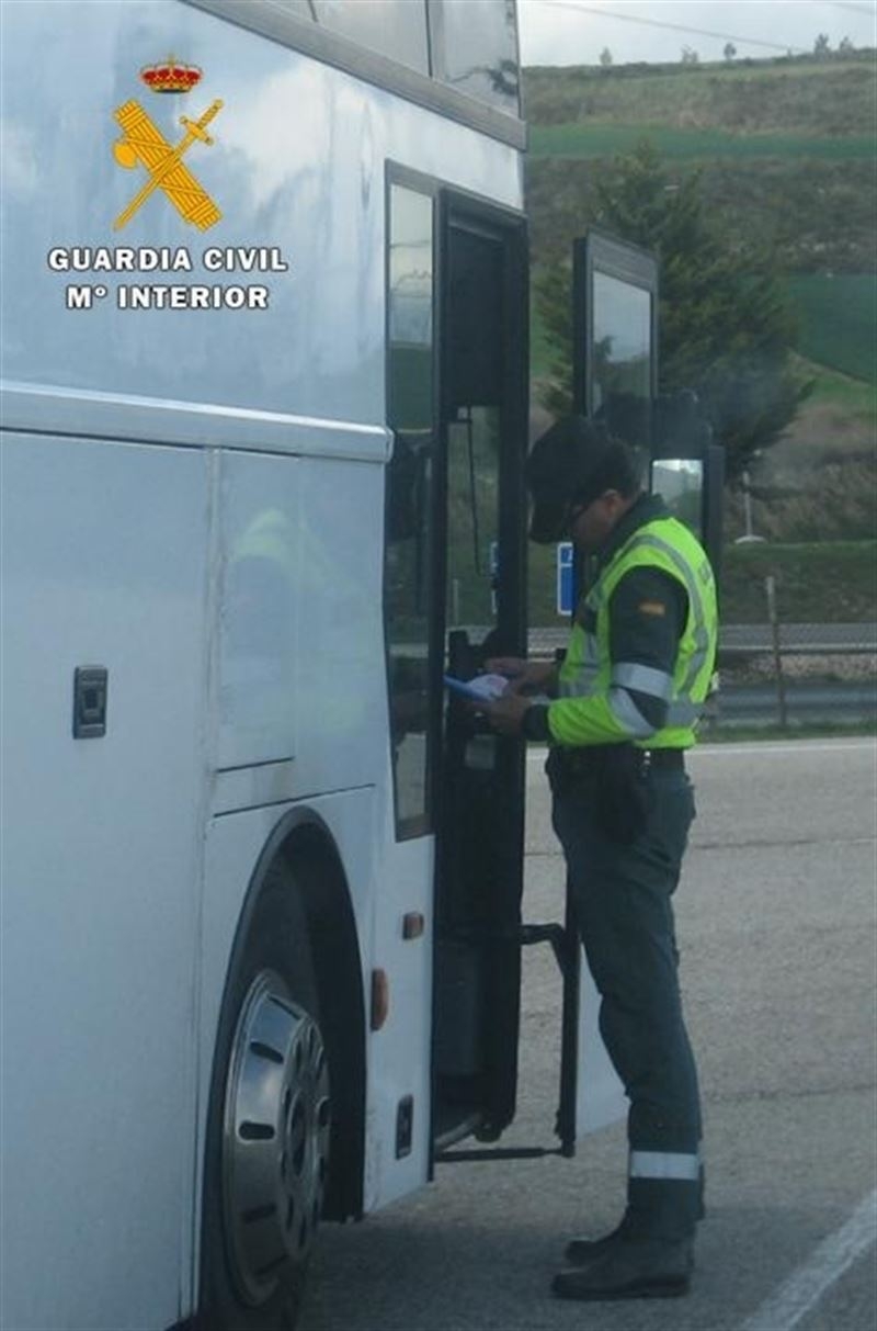 Sorprendido en Burgos el conductor de un autocar con destino Don Benito que no había guardado el descanso
