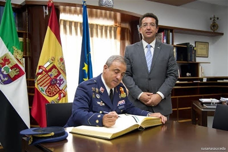 El nuevo jefe de la Base Aérea de Talavera espera acercar el Ejército a la ciudadanía en su nueva etapa en Extremadura