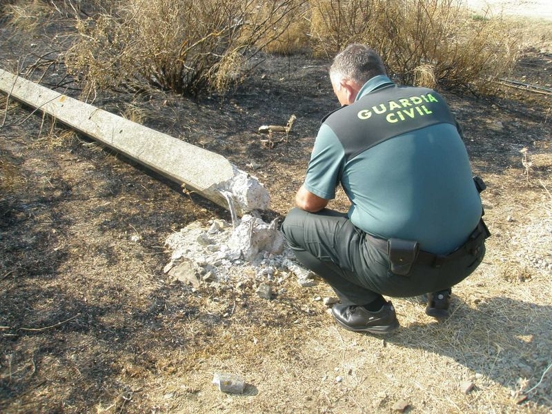 La Guardia Civil imputó a dos personas por el incendio forestal de la Sierra de Rena.