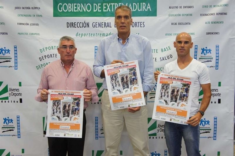 Unos 150 deportistas competirán en el Campeonato de Extremadura de Triatlón Cros en la Isla del Zújar