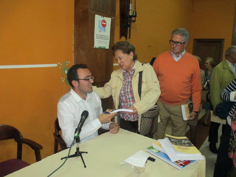 La Diputación de Badajoz edita el libro ''La Enseñanza Pública en Los Santos de Maimona'' 