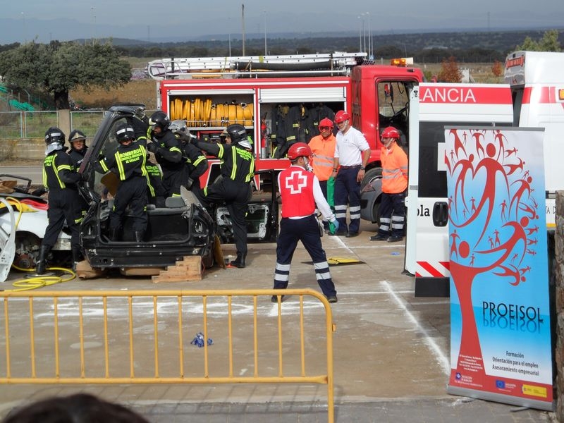 100 personas participan en un simulacro de emergencias sanitarias organizado por la Diputación y la Cruz Roja en Herrera del Duque