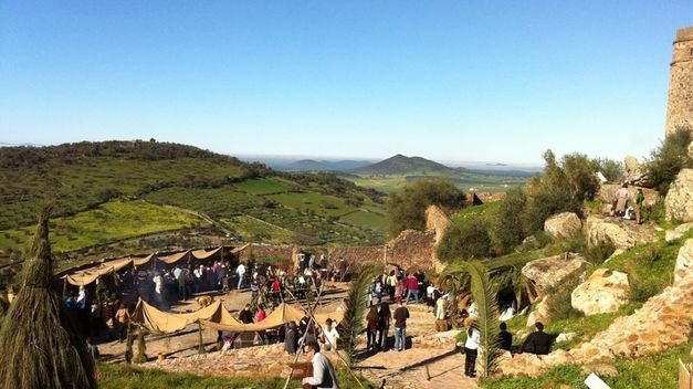 Unos 200 vecinos participan en el tradicional belén viviente en el Castillo de Alconchel