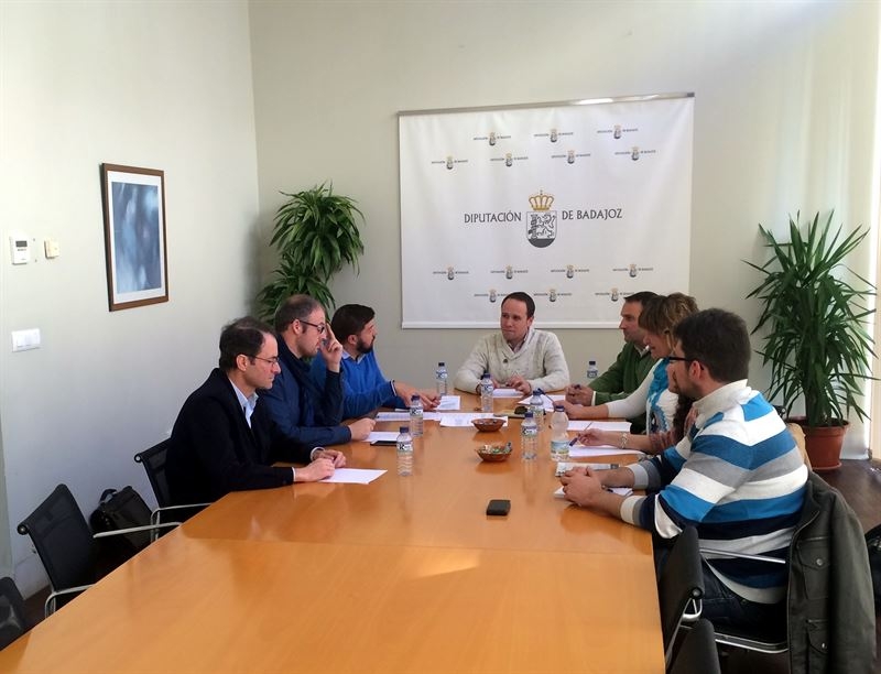 La Diputación de Badajoz y la UEx trabajan en el nuevo laboratorio de investigación sobre el ciclo del agua
