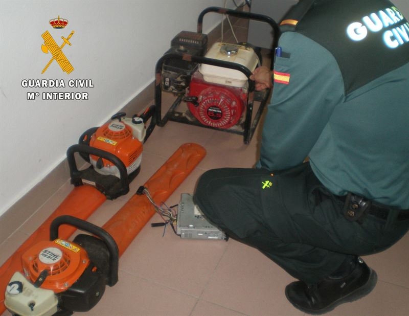 Dos detenidos por el robo de herramientas y maquinaria de jardinería del Ayuntamiento de Gevora 