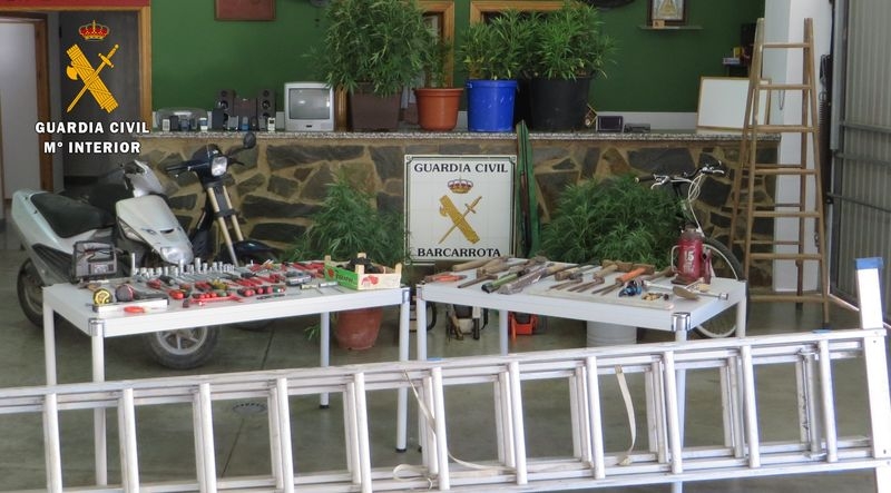 La Guardia Civil desmantela un cultivo de marihuana cuando investigaba un robo