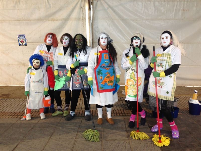 Los vecinos de Ribera del Fresno celebran el carnavalero Día del Mascarón con sus ''peores ropas''