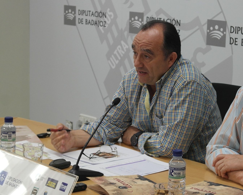 Valentín Cortés dice que el PSOE no se ha presentado a las elecciones ''para refrendar el proyecto del PP''