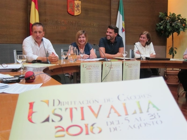 El programa cultural Estivalia llega este verano a 22 municipios de la provincia de Cáceres, siete más que en 2015