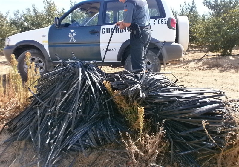 La Guardia Civil investiga a tres personas en Don Benito por el robo de 1.600 metros de goma de riego