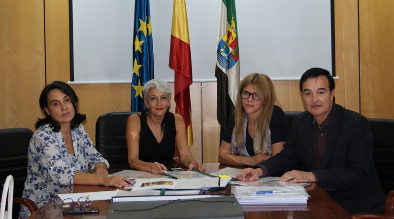 Los ayuntamientos pacenses de Quintana y Villanueva de la Serena reciben el premio Otaex a la accesibilidad universal