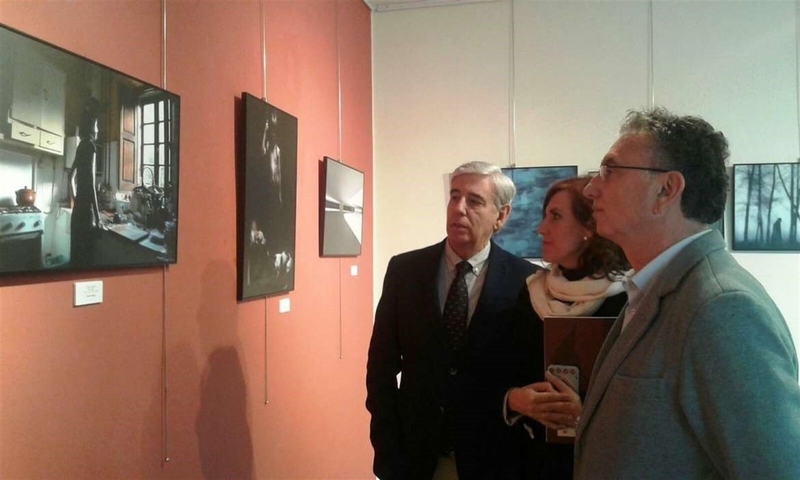 La exposición 'FotoExtremadura. Sombras y Contraluz' puede visitarse en la Casa de Cultura de Don Benito
