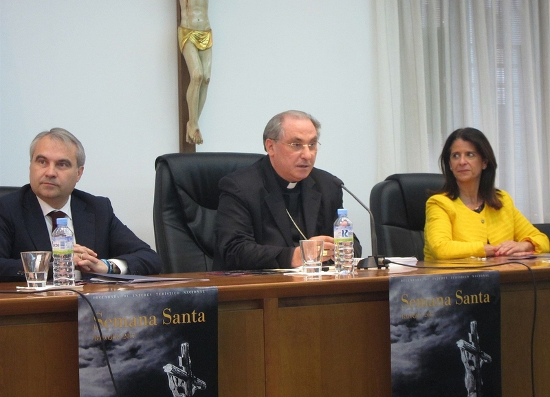 El arzobispo de Mérida-Badajoz defiende que la Misa de La 2 es seguida por ''mucha gente'' que ''paga sus impuestos''