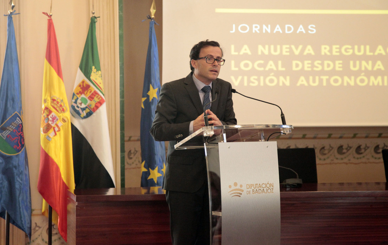 La Diputación trabaja en elaborar una Ley que defienda la economía local y a los ayuntamientos 