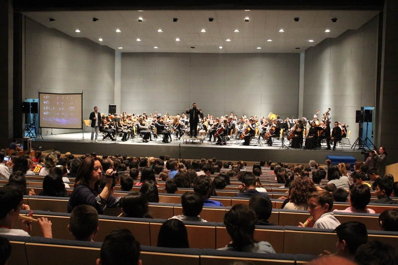 Escolares de diez colegios de Mérida y Almendralejo participan e interactúan en un concierto de la OSCAM