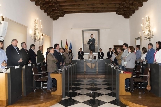 La Diputación de Cáceres aprueba por unanimidad su integración en el pacto regional 