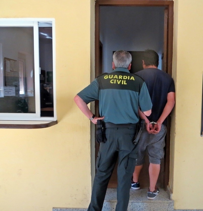 Siete detenidos e investigados acusados de siete robos en establecimientos de Villafranca de los Barros