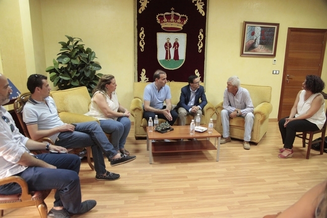 La Diputación de Badajoz apoyará a los ganaderos afectados por el incendio de Arroyo de San Serván
