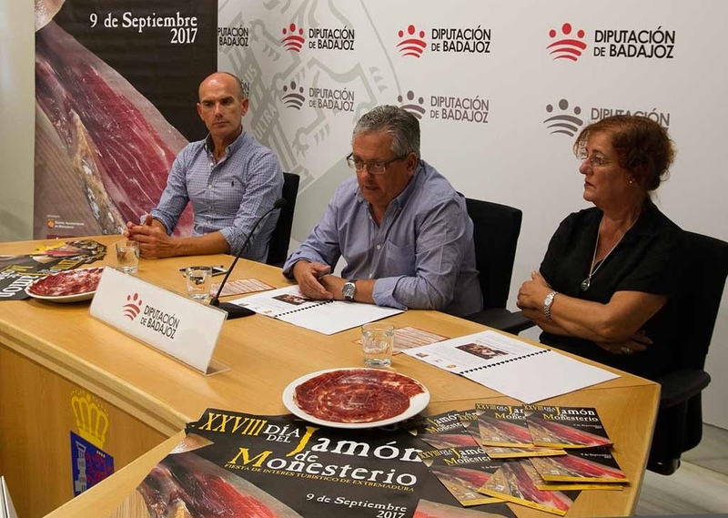 Monesterio promociona su gastronomía con la celebración del Día del Jamón