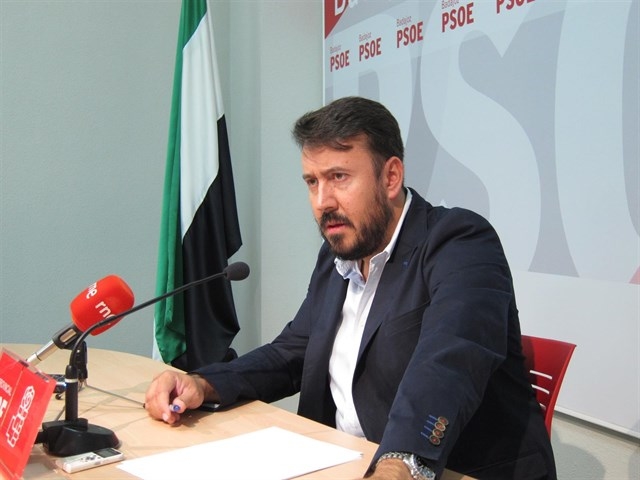Rafael Lemus defiende que tras las primarias para liderar el PSOE provincial de Badajoz el partido ''saldrá reforzado''