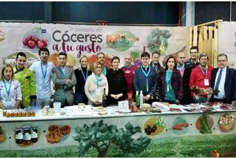 La coordinación y sintonía entre la Diputación y las D.O.P e I.G.P sorprenden en el Festival Gastronómico GijónSeCome