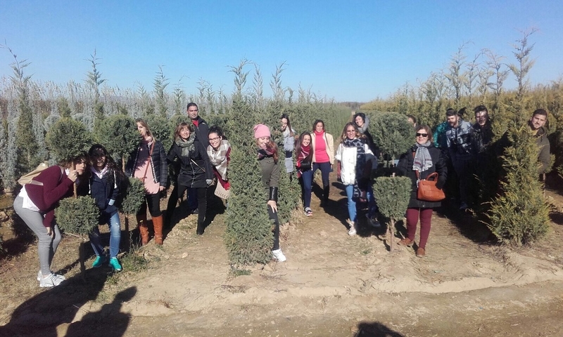 Alumnos del programa ''Atención Integral Aceuchal VI'' vistan el Vivero de la Diputación de Badajoz