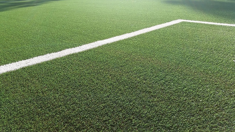 San Vicente de Alcántara cuenta con el primer campo de fútbol de césped artificial con corcho de Extremadura