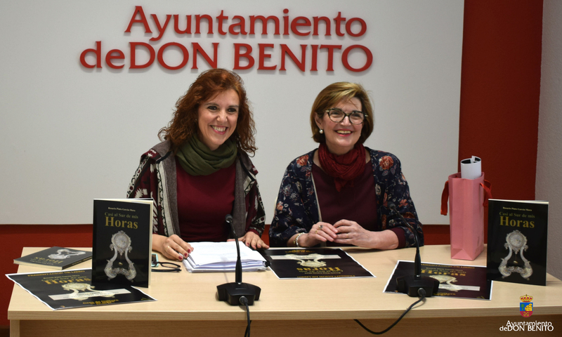 La escritora Rosario Pinto García-Mora presenta su último poemario en Don Benito