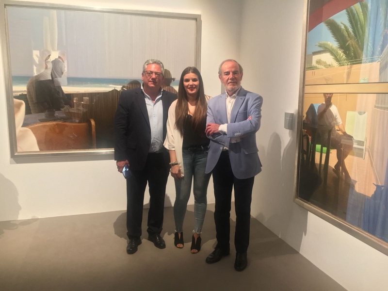 Diputados provinciales visitan la nueva exposición de Eduardo Naranjo en Madrid