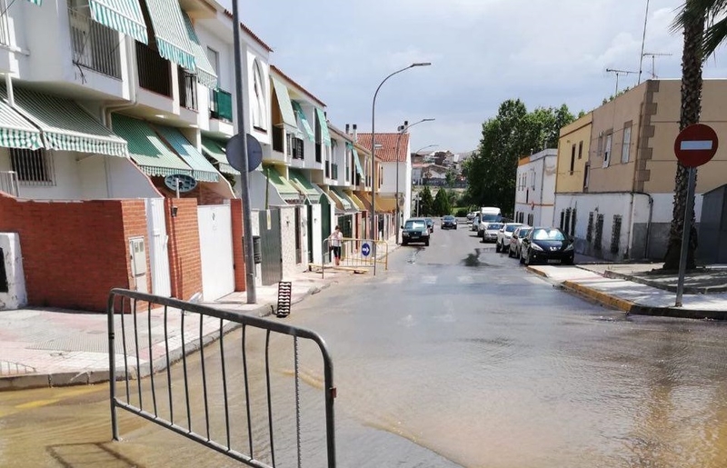 Ciudadanos Mérida exige al Ayuntamiento que solucione el problema de roturas en la red de suministro de agua