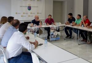 La Diputación de Badajoz se reúne con los alcaldes de los municipios participantes en el proyecto URBANSOL