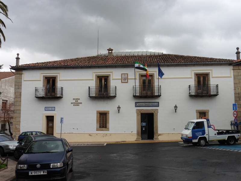 Diputación de Cáceres invierte 204.000 euros en obras de mejora de eficiencia energética en el Ayuntamiento de Hervás