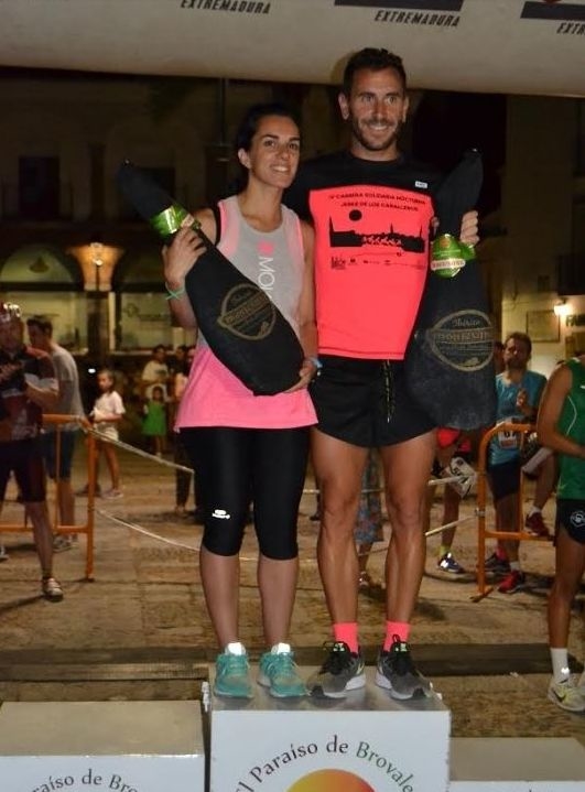 Sergio Vázquez y Estefanía Carretero, ganadores de la prueba absoluta en la Carrera Popular Nocturna 'Ciudad de Jerez'