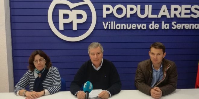 El Portavoz del PP de Villanueva de la Serena y el Presidente Local de NNGG presentan su baja del partido por ''entreguismo al PSOE''