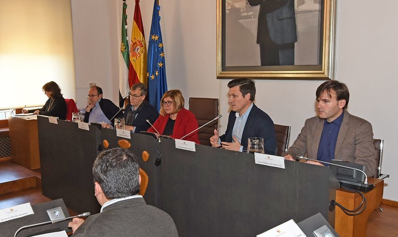La Diputación aprueba ayudas a los municipios para la introducción de las renovables a través de los fondos IDAE