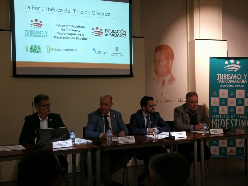 Lorenzo Molina presenta en Madrid las conclusiones del estudio de impacto económico de la Feria del Toro de Olivenza