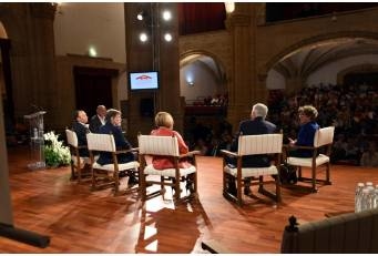 La Diputación de Cáceres reúne a los presidentes cacereños de la Democracia y a los alcaldes y alcaldesas de la provincia