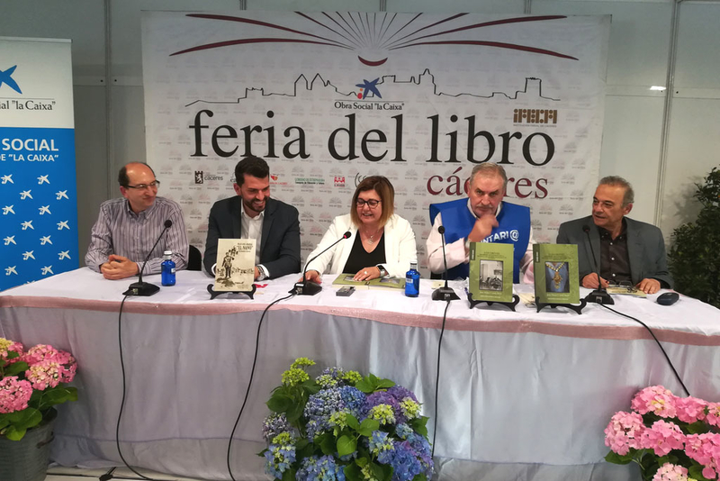 ''El Nano'' y la orfebrería de filigrana, temas de las dos publicaciones de la Diputación presentadas en la Feria del Libro