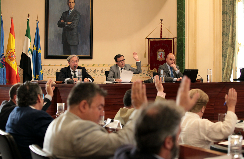 La Diputación de Badajoz celebró hoy el último pleno ordinario de esta legislatura