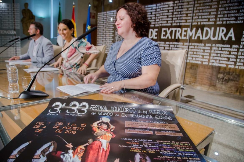 El Festival Folklórico de los Pueblos del Mundo de Extremadura se desarrollará en 62 localidades 