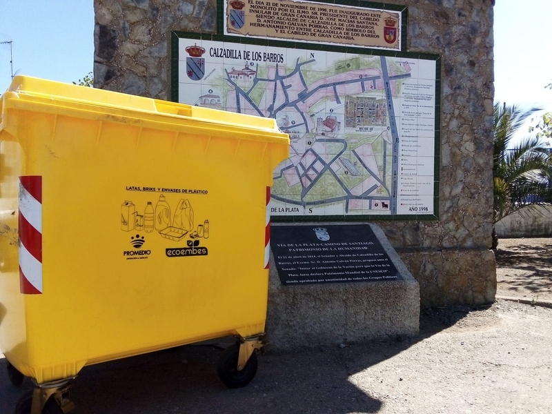 Calzadilla de los Barros empieza a reciclar envases de plástico, latas y briks a través de Promedio