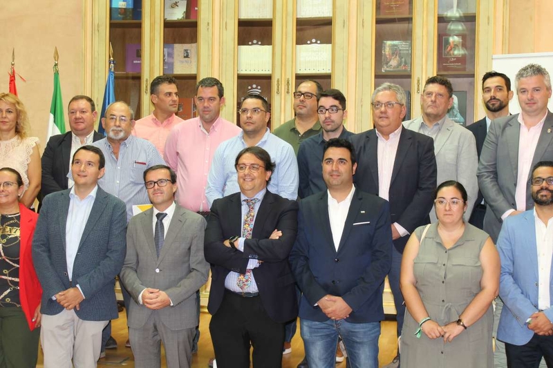 Firmado el convenio para crear 577 plazas de atención a personas en situación de dependencia en la provincia de Badajoz