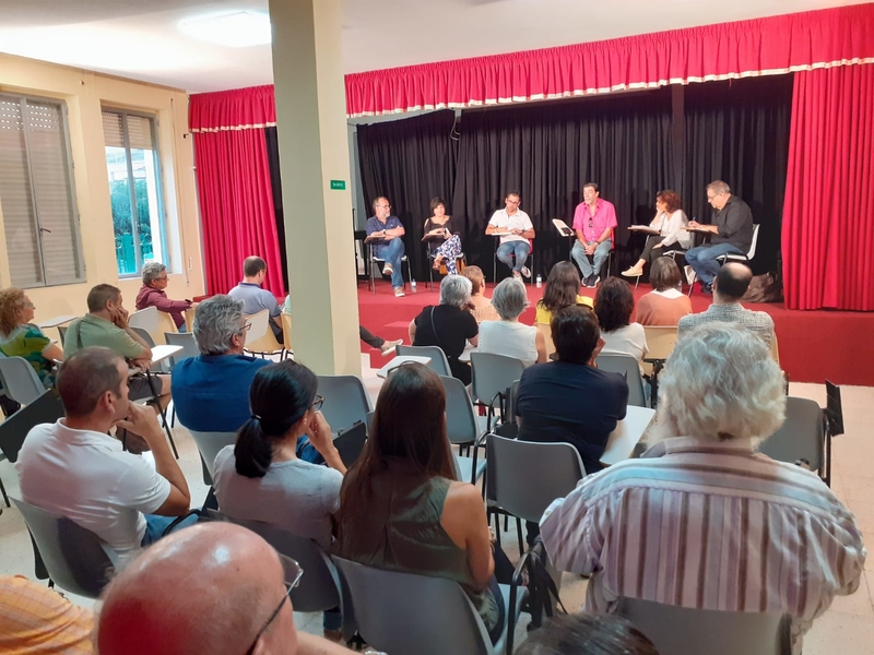 El PSOE de Alcántara recoge las propuestas de gestión de expertos para relanzar el Festival de teatro