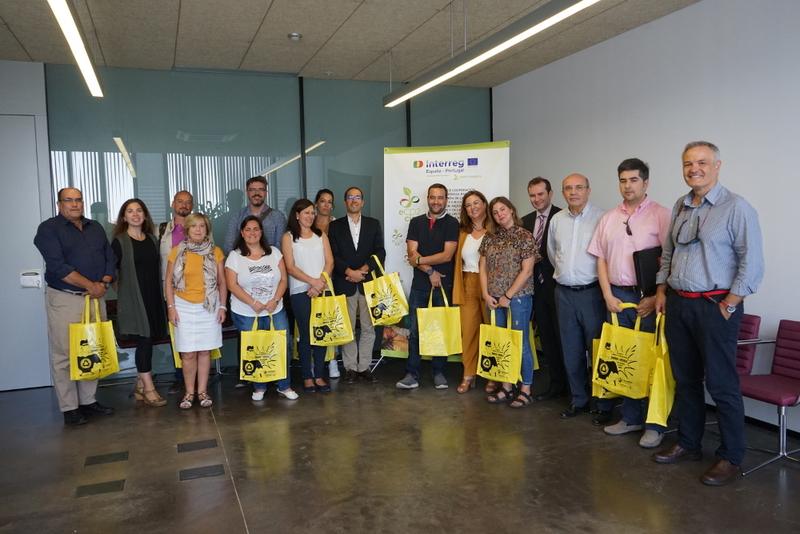 Los socios del proyecto ECO2CIR visitan el punto limpio de Promedio en Zafra