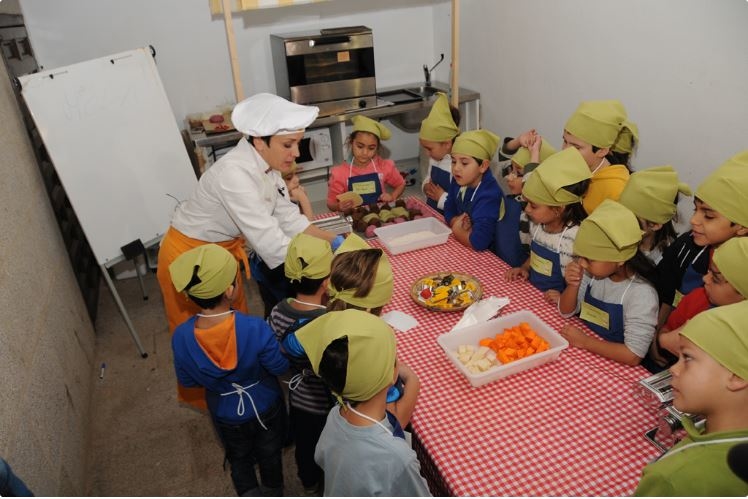 Diputación de Cáceres promueve hábitos de consumo y alimentación saludable en colegios de la provincia