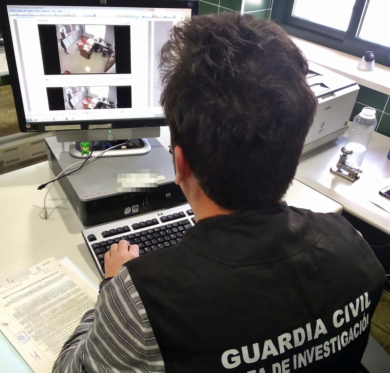 La Guardia Civil detiene al supuesto autor de  once hurtos mediante el procedimiento del ''descuido'', en establecimientos públicos