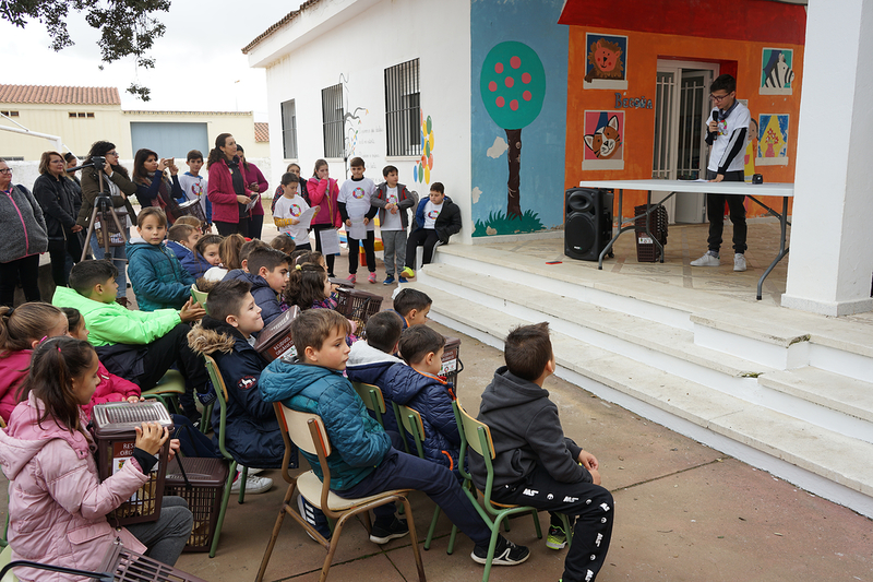 El CRA La Espiga de El Torviscal inicia una experiencia pionera de compostaje escolar