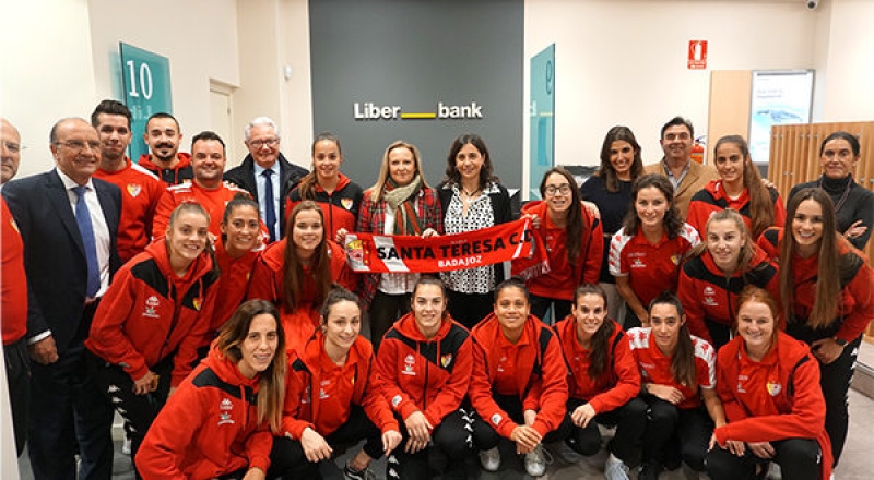 El Santa Teresa de fútbol femenino, que patrocina la Diputación de Badajoz, regresa a Primera