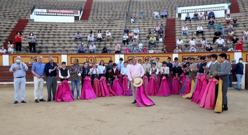 La Escuela Taurina de Badajoz rinde homenaje a Luis Reina por el 40 aniversario de su alternativa alternativa