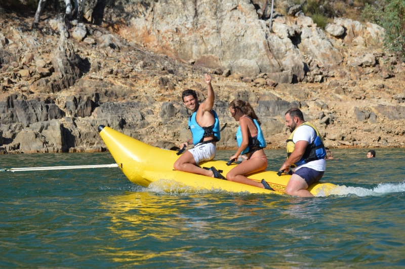 Gran éxito de participación en las Jornadas de Turismo Acuático celebradas en las playas de Peloche y Puerto Peña